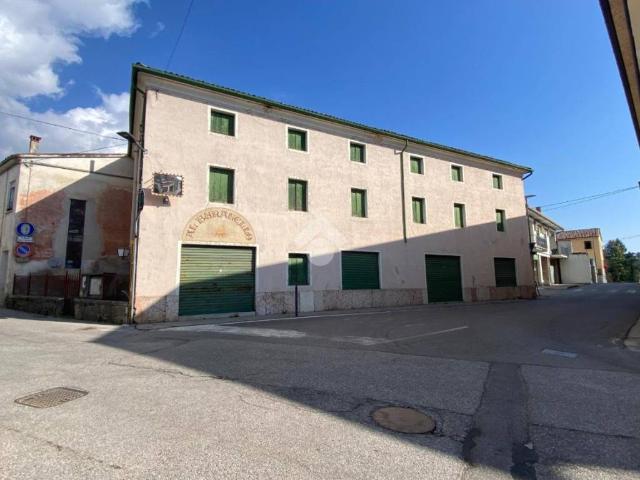 Rustico in vendita a Crespano Del Grappa, Veneto
