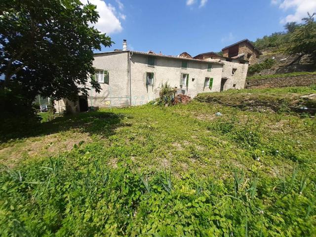 Rustico in vendita a Pieve Di Teco, Liguria