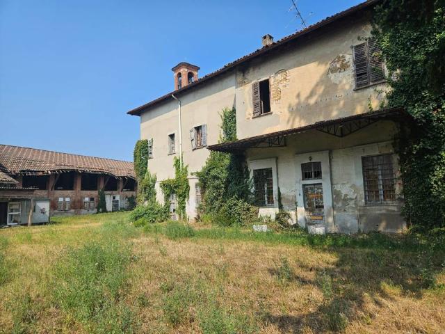 Rustico in vendita a Pieve Emanuele, Lombardia