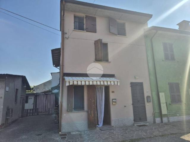 Rustico in vendita a Sartorona, Pieve Porto Morone