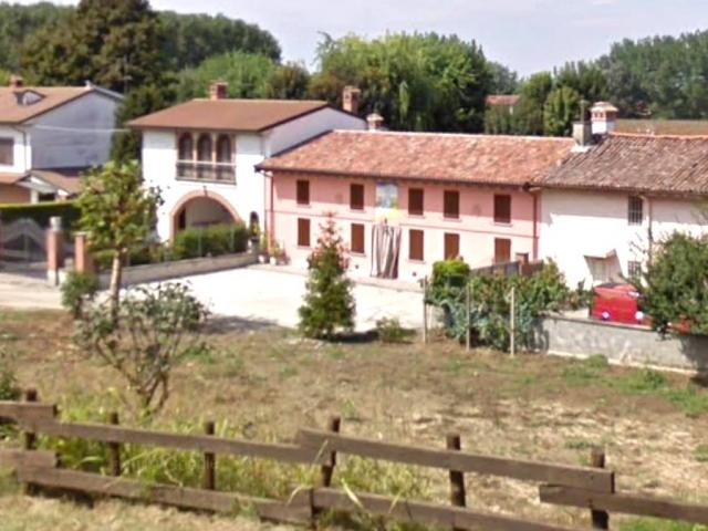 Rustico in vendita a Pieve Porto Morone, Lombardia