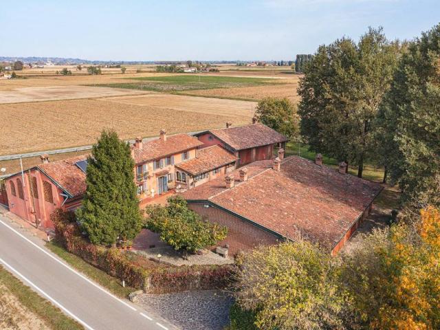Rustico in vendita a Casoni, Pieve Porto Morone