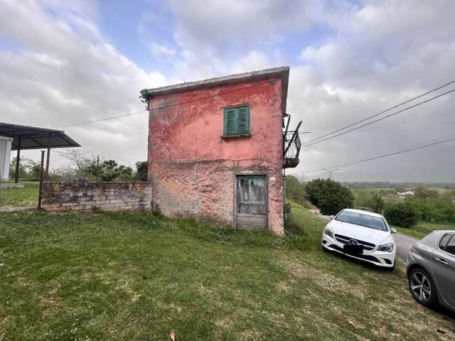 Rustico in vendita a Pignataro Interamna, Lazio