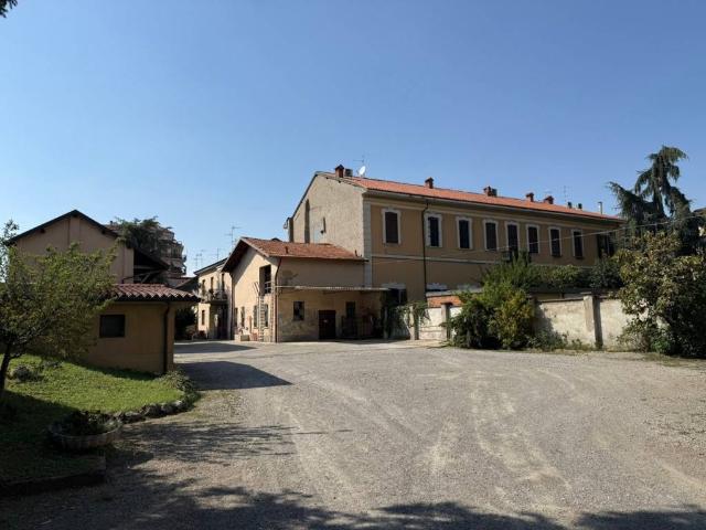 Rustico in vendita a Molino Ortolina, Pioltello