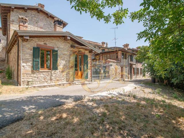 Rustico in vendita a Piozzano, Reggio Emilia