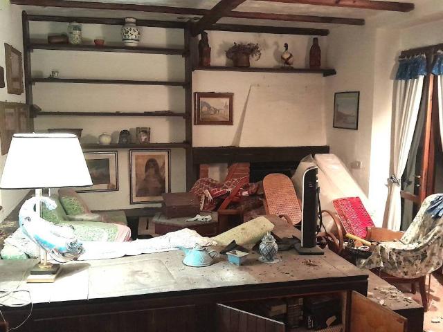 Rustico in vendita a Piozzano, Reggio Emilia