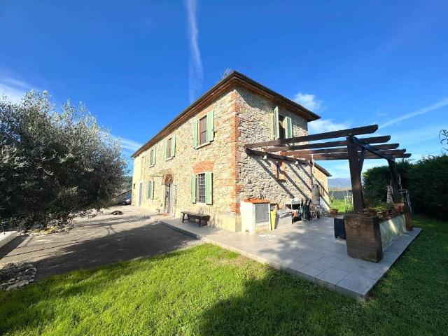 Rustico in vendita a Pistoia, Toscana