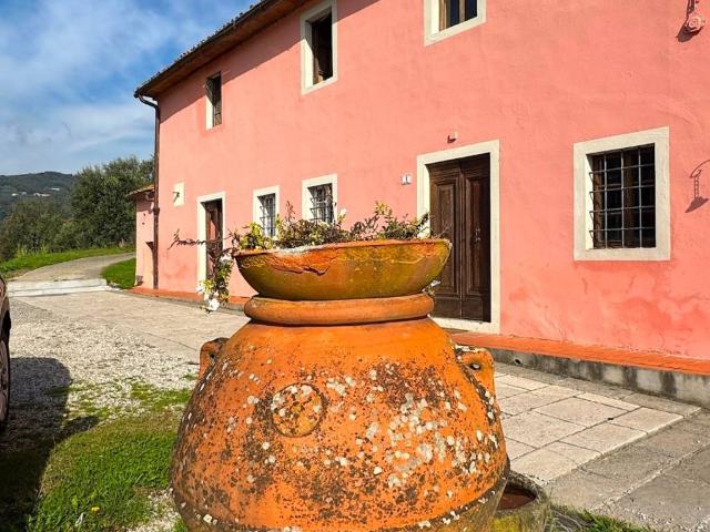 Rustico in vendita a Il Pettirosso, Pistoia