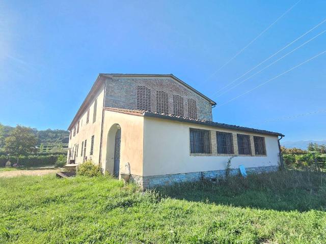 Rustico in vendita a Pistoia, Toscana