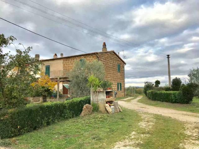 Rustico in vendita a Unione di Comuni Montani Colline del Fiora, Pitigliano