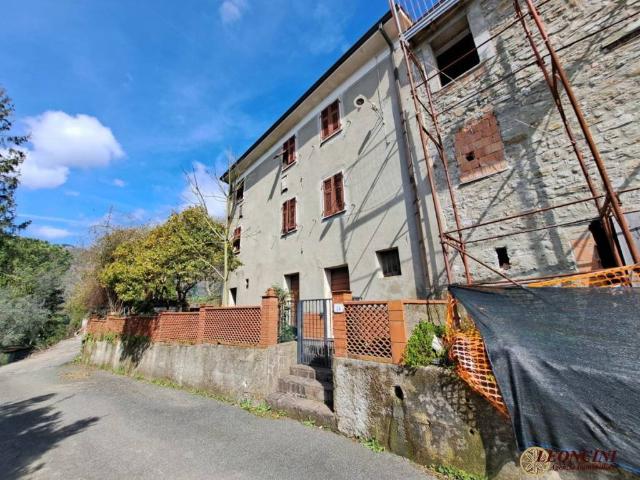 Rustico in vendita a Unione di comuni Montana Lunigiana, Podenzana