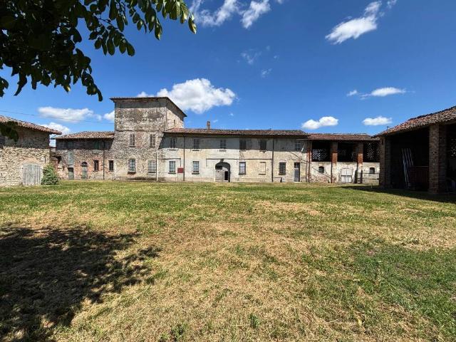 Rustico in vendita a Podenzano, Reggio Emilia