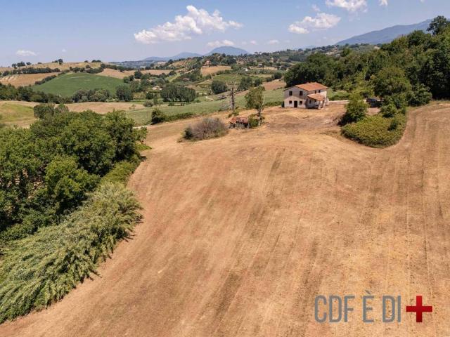Rustico in vendita a Montopoli Di Sabina, Lazio