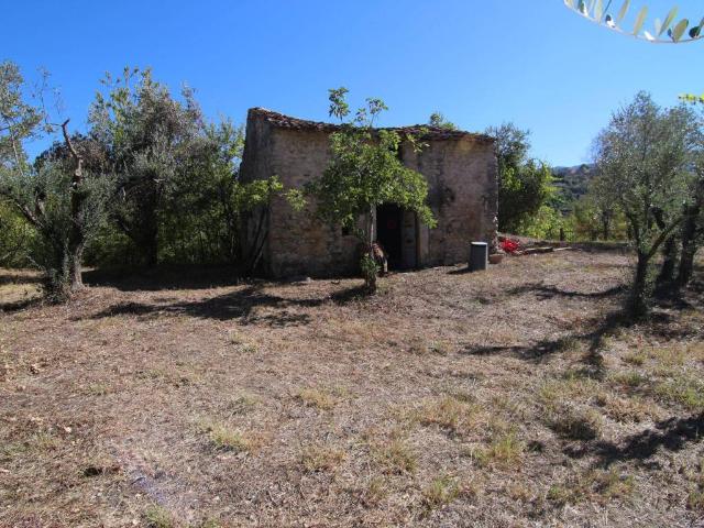 Rustico in vendita a Poggio Moiano, Lazio