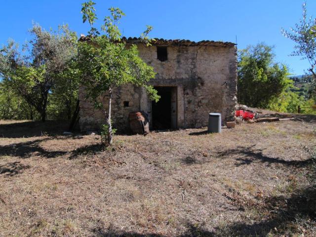 Rustico in vendita a Poggio Moiano, Lazio