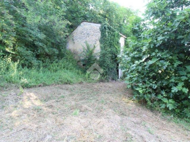 Rustico in vendita a Poggio Moiano, Lazio