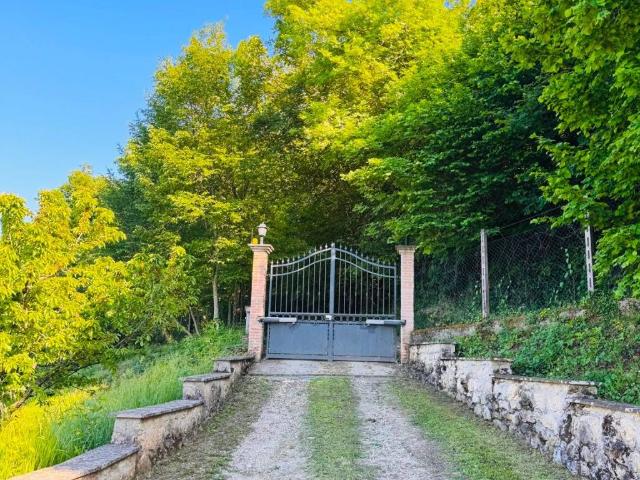 Rustico in vendita a Poggio Nativo, Lazio