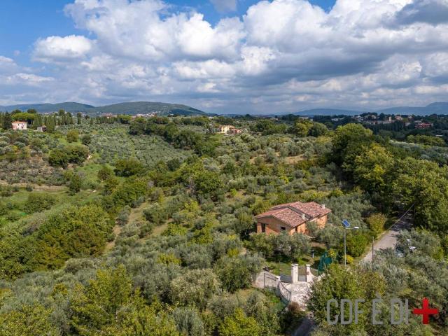 Rustico in vendita a Poggio Nativo, Lazio