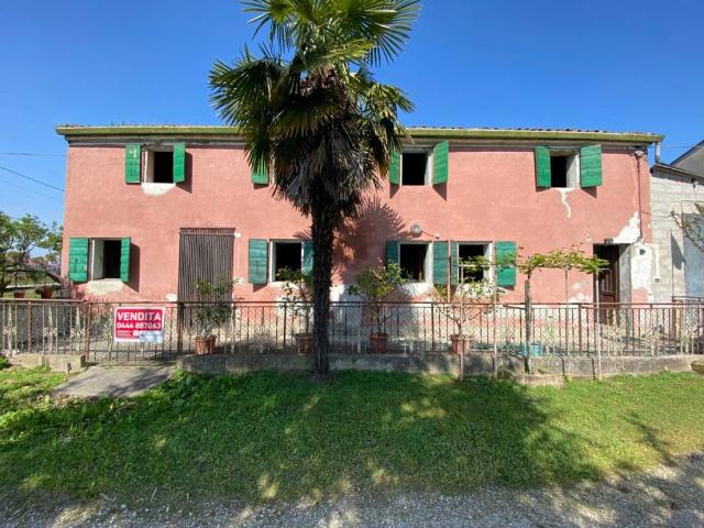 Rustico in vendita a Poiana Maggiore, Veneto