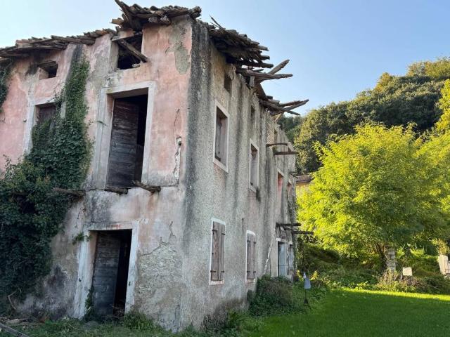 Rustico in vendita a Polcenigo, Friuli-Venezia Giulia