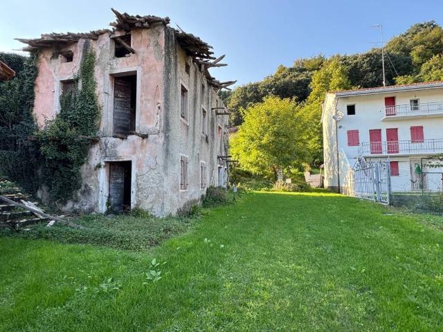 Rustico in vendita a Polcenigo, Friuli-Venezia Giulia