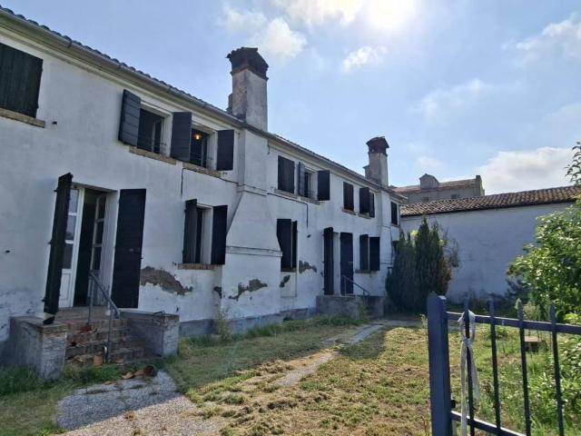 Rustico in vendita a Polesella, Veneto