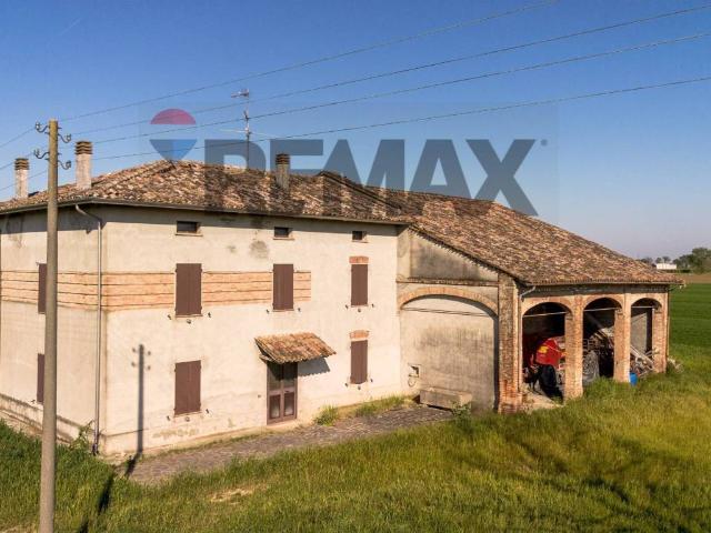 Rustico in vendita a Polesine Zibello, Busseto