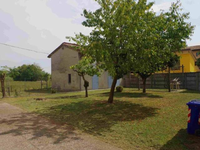Rustico in vendita a Polesine Zibello, Polesine Parmense