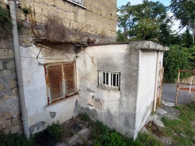 Rustico in vendita a Pollena Trocchia, Campania