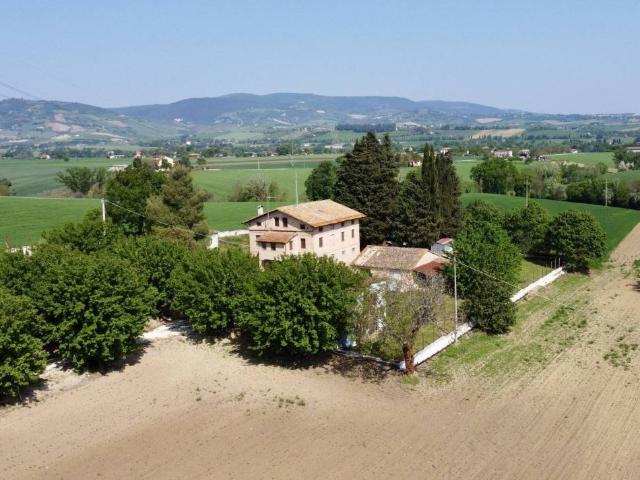 Rustico in vendita a Marche, Macerata