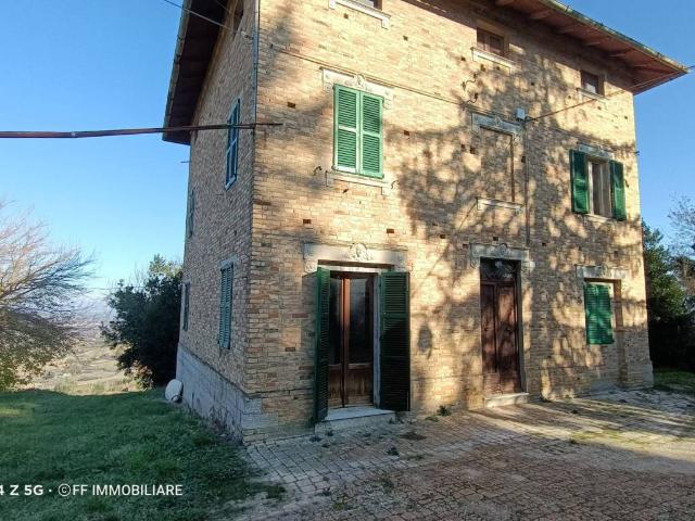 Rustico in vendita a Marche, Macerata