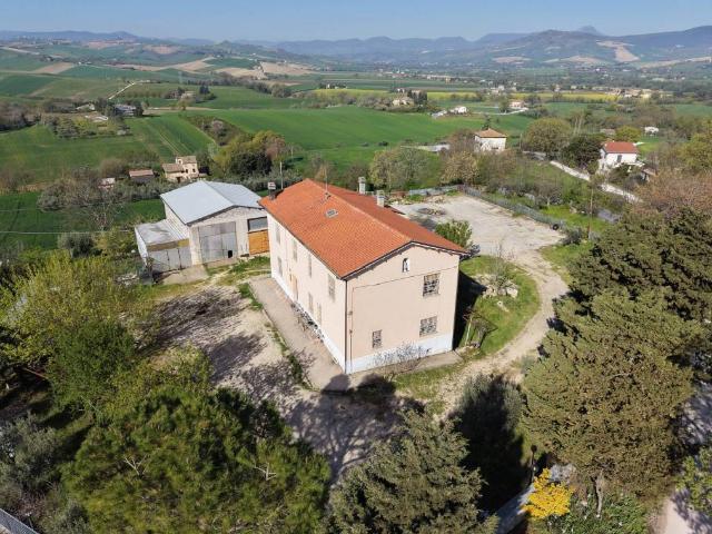 Rustico in vendita a Marche, Macerata
