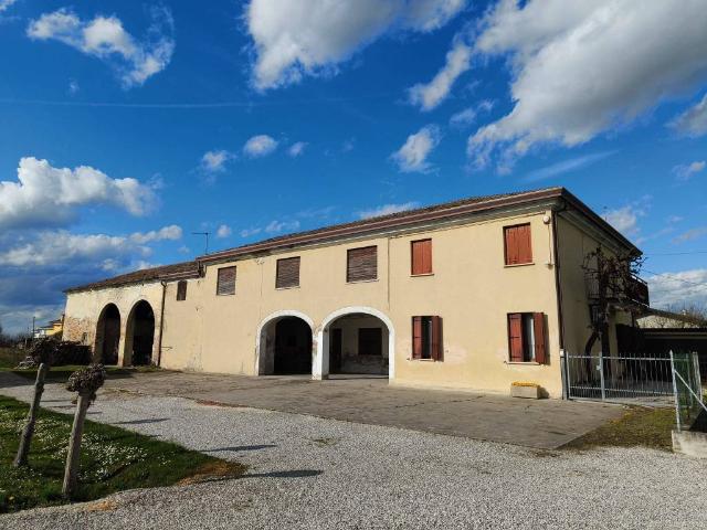 Rustico in vendita a Polverara, Veneto