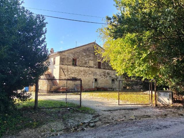 Rustico in vendita a Casenuove, Osimo