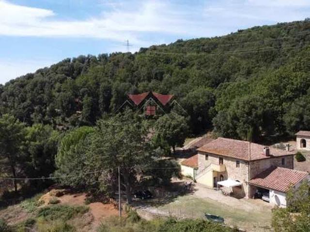 Rustico in vendita a Larderello, Toscana