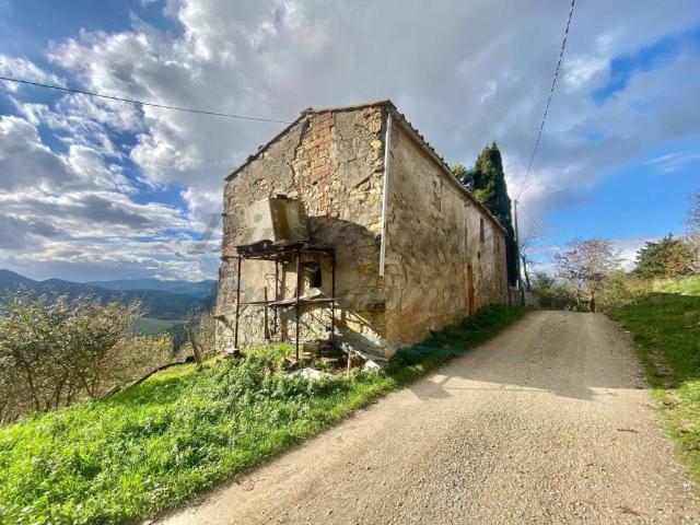 Rustico in vendita a Montecerboli, Larderello