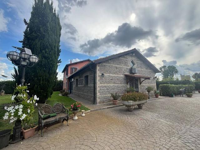 Rustico in vendita a Santa Palomba, Pomezia