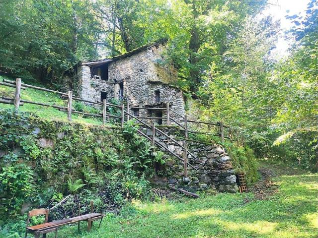 Rustico in vendita a Pont Saint Martin, Aosta