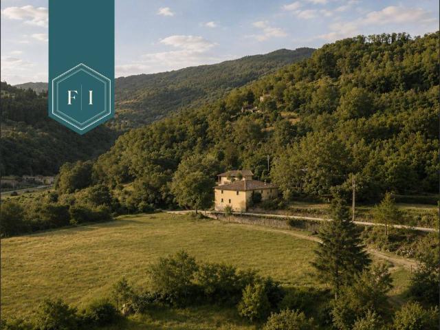 Rustico in vendita a Unione di Comuni Valdarno e Valdisieve, Pontassieve