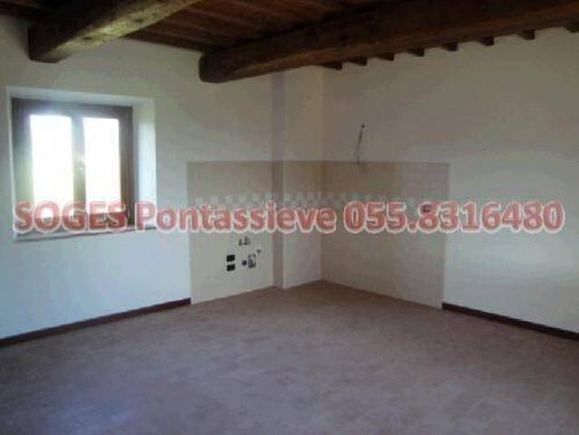 Rustico in vendita a Unione di Comuni Valdarno e Valdisieve, Pontassieve