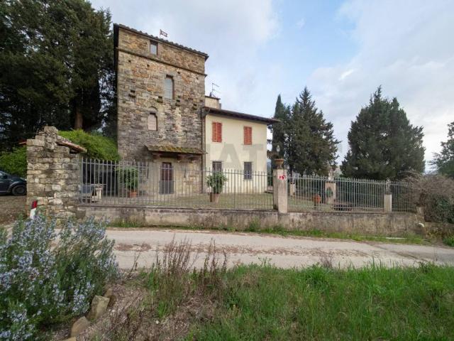 Rustico in vendita a Unione di Comuni Valdarno e Valdisieve, Pontassieve