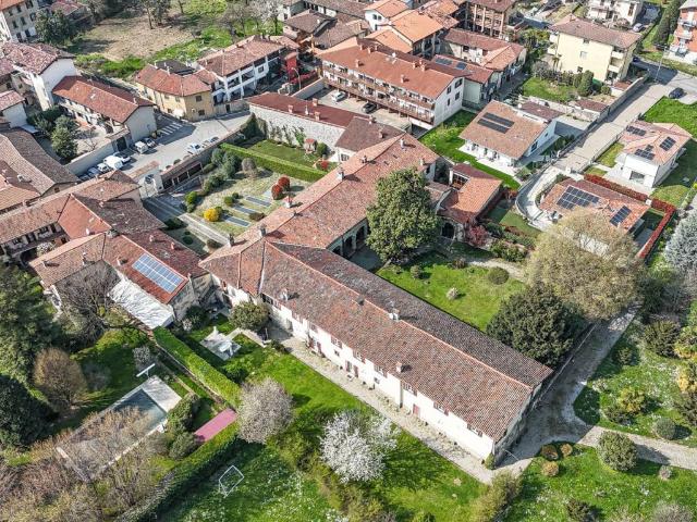 Rustico in vendita a Locate Bergamasco, Ponte San Pietro