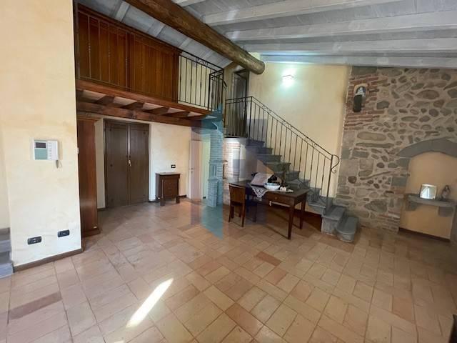 Rustico in vendita a Locate Bergamasco, Ponte San Pietro