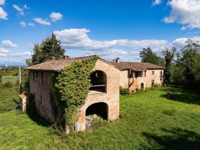 Rustico in vendita a Pontedera, Toscana