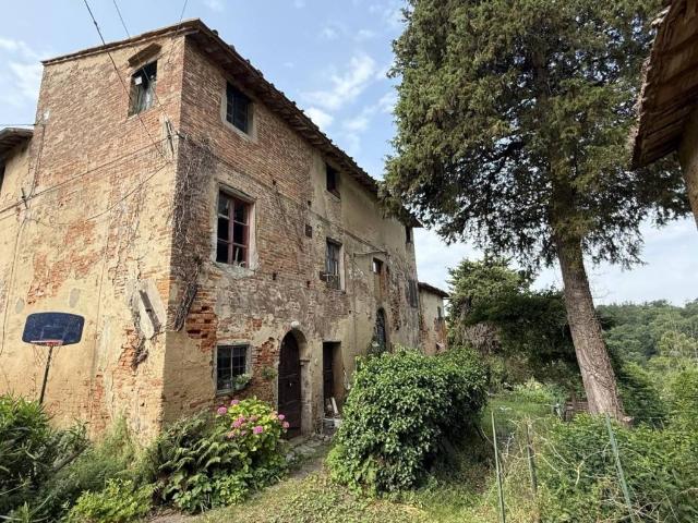 Rustico in vendita a Pontedera, Toscana
