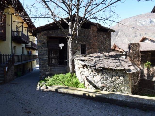 Rustico in vendita a Pontey, Aosta