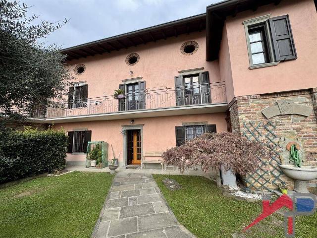 Rustico in vendita a Pontida, Lombardia