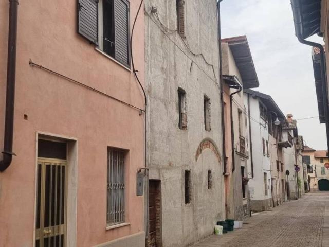 Rustico in vendita a Pontirolo Nuovo, Lombardia