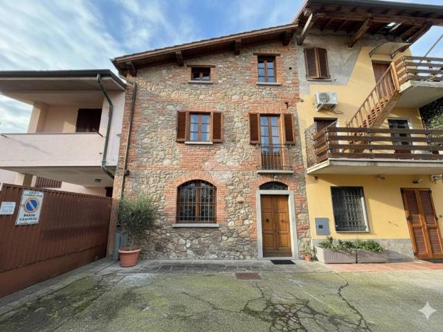 Rustico in vendita a Pontirolo Nuovo, Lombardia