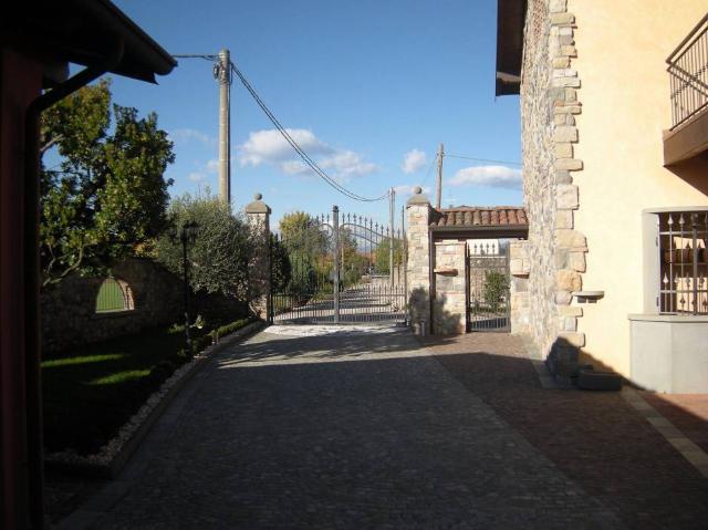 Rustico in vendita a Pontoglio, Lombardia